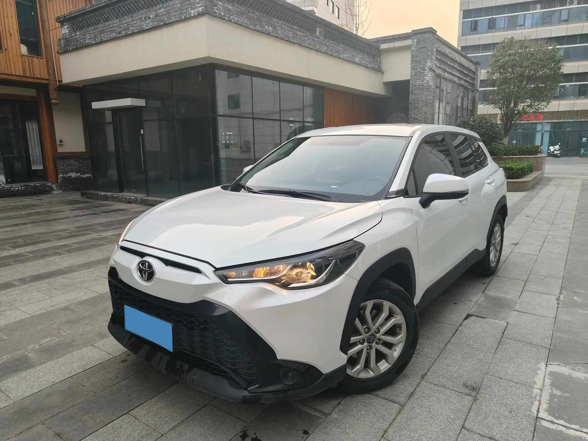 2023 TOYOTA FRONTLANDER view 1