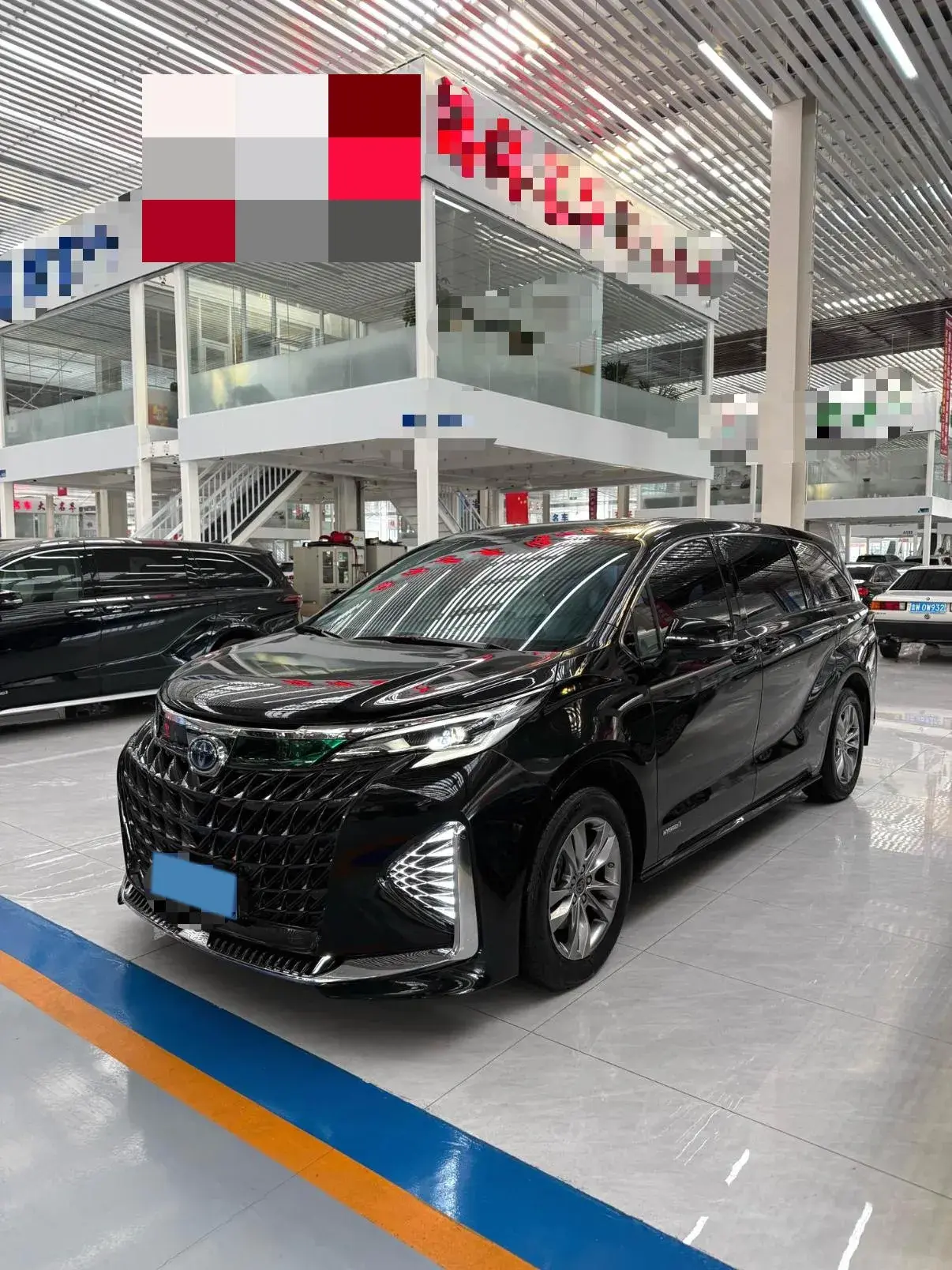 2023 TOYOTA SIENNA view 1