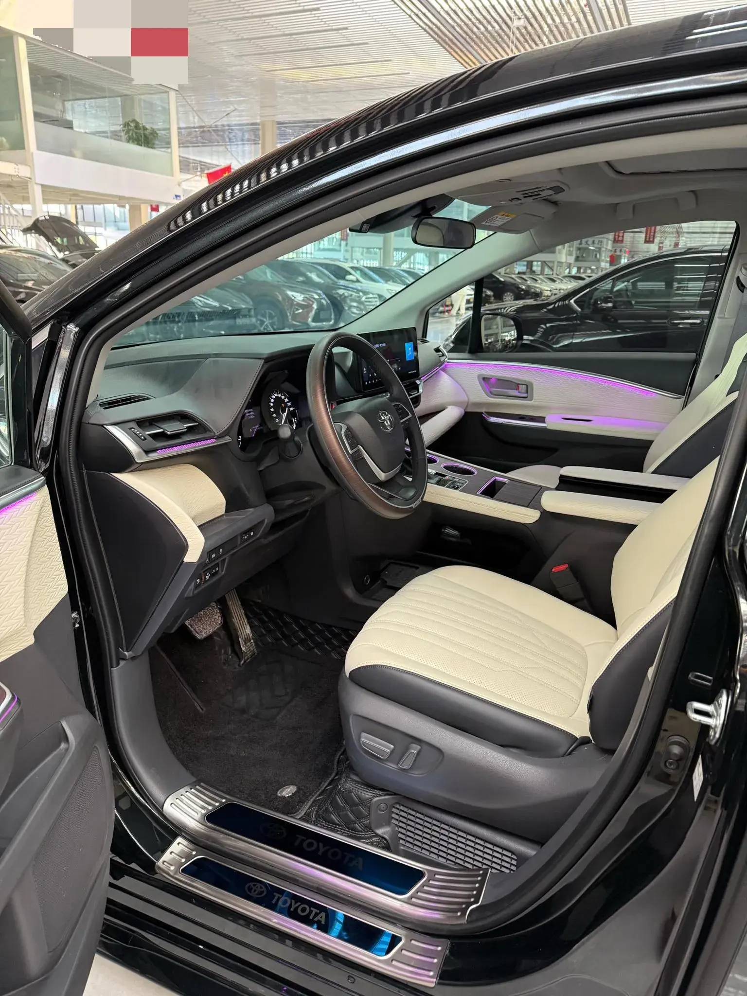 2023 TOYOTA SIENNA thumbnail 3