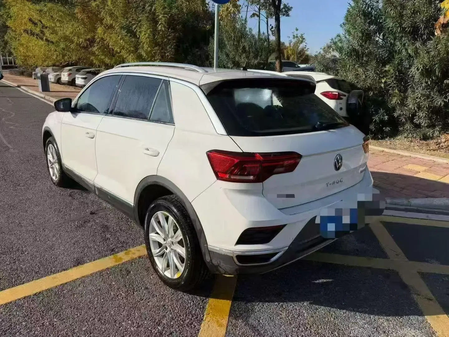 2022 VOLKSWAGEN T-ROC thumbnail 3