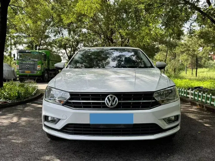 2018 VOLKSWAGEN BORA thumbnail 2