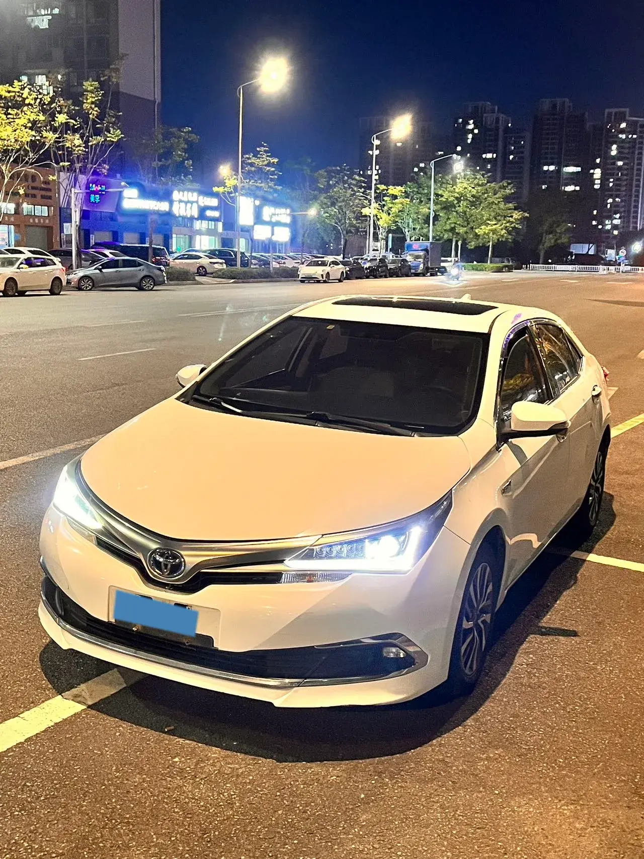 2018 TOYOTA COROLLA view 1