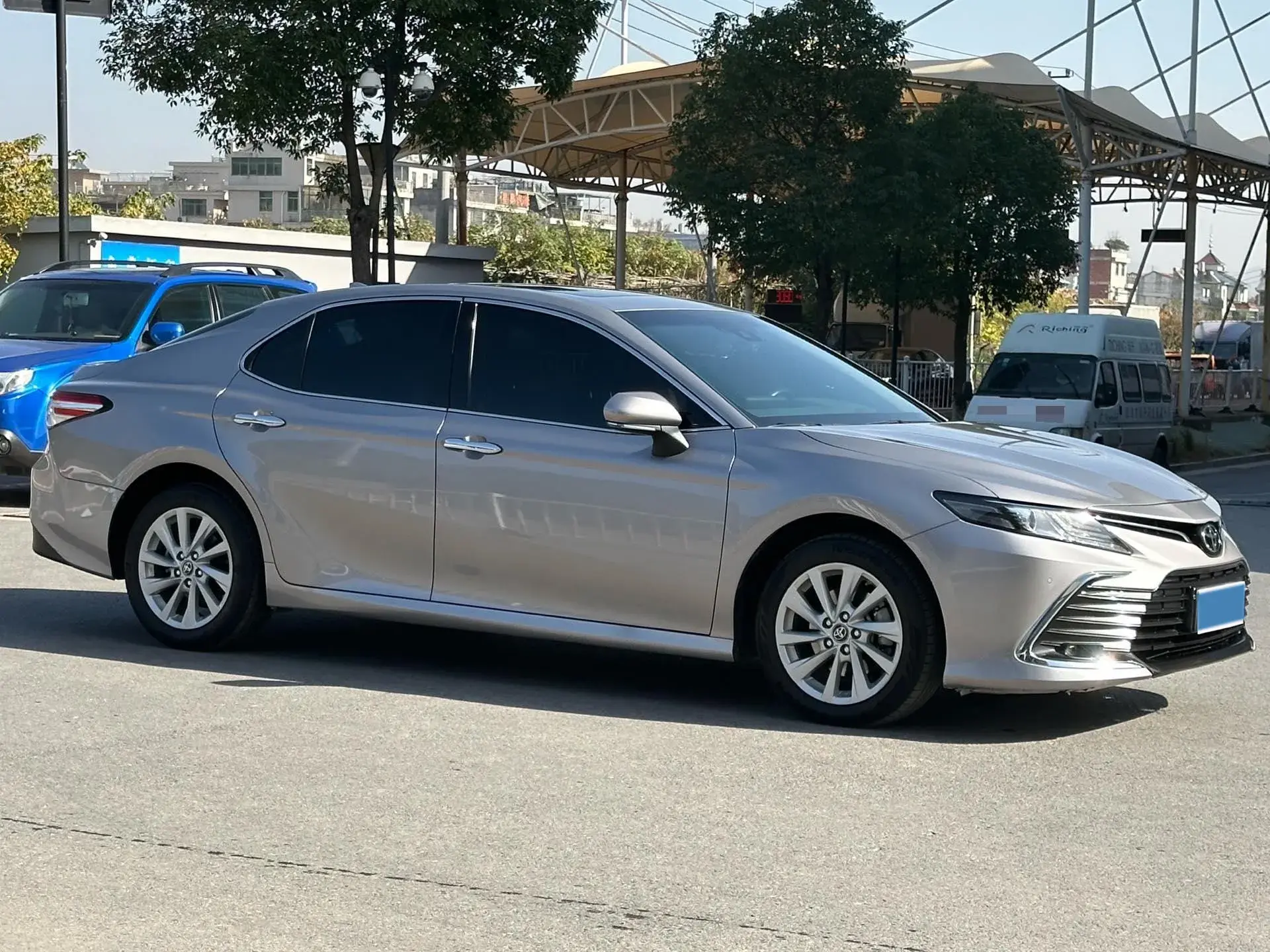 2021 TOYOTA CAMRY thumbnail 3