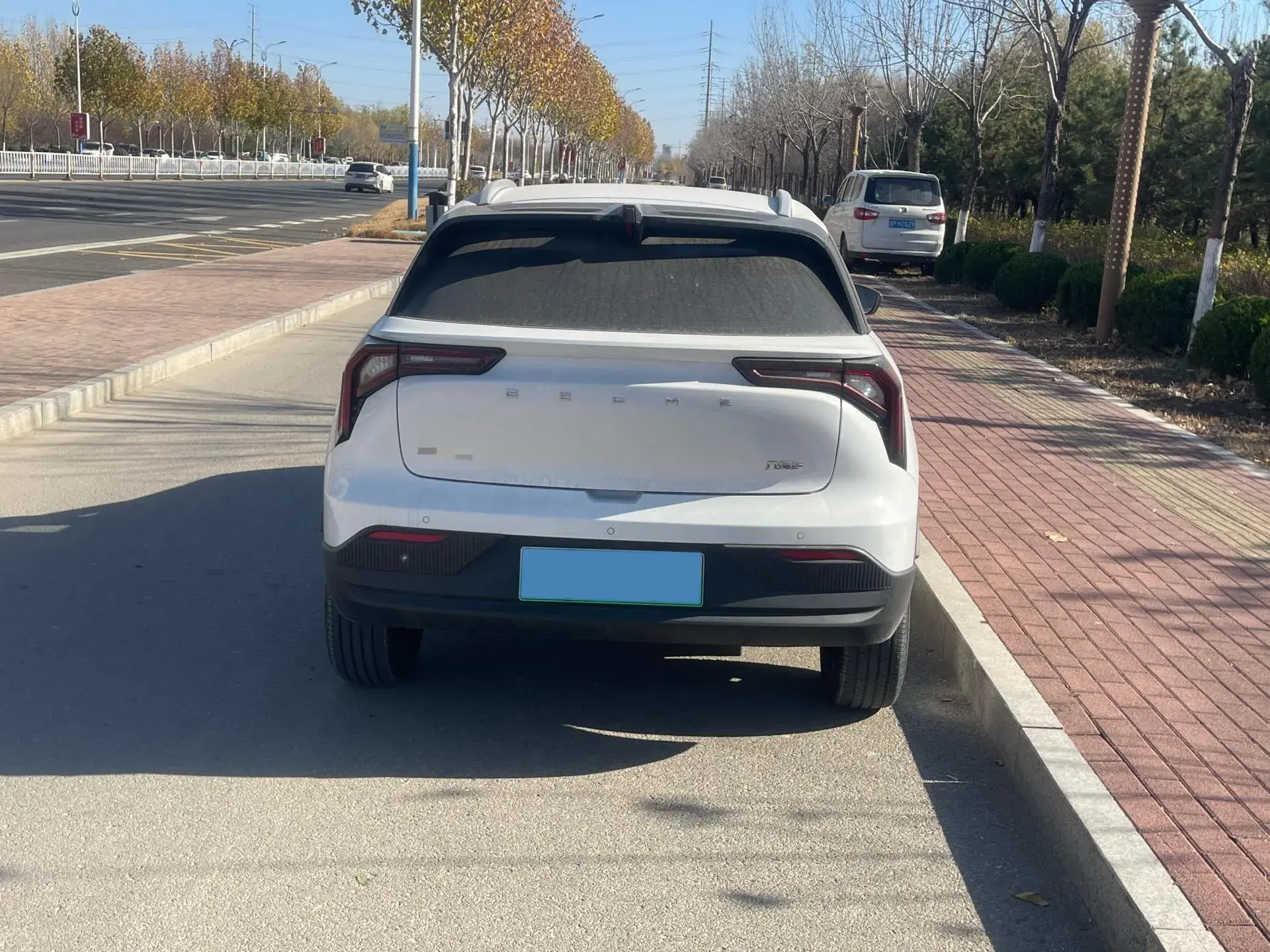 2024 GEOMETRY E thumbnail 4