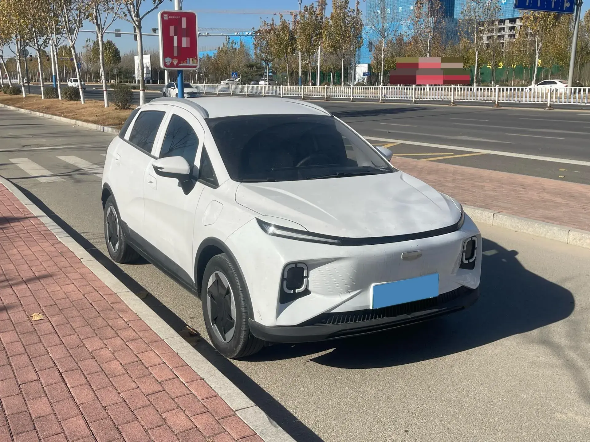 2024 GEOMETRY E thumbnail 3