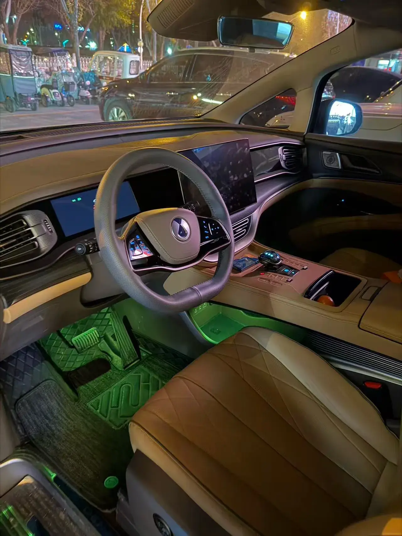 2024 DENZA D9 thumbnail 3