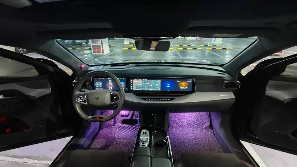 2022 ARCFOX ΑS thumbnail 3