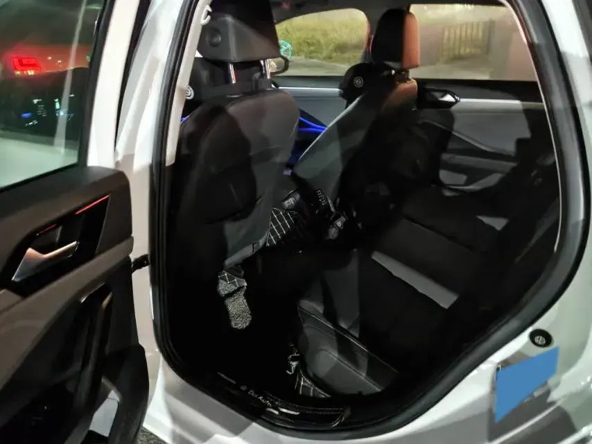 2021 VOLKSWAGEN SAGITAR thumbnail 2