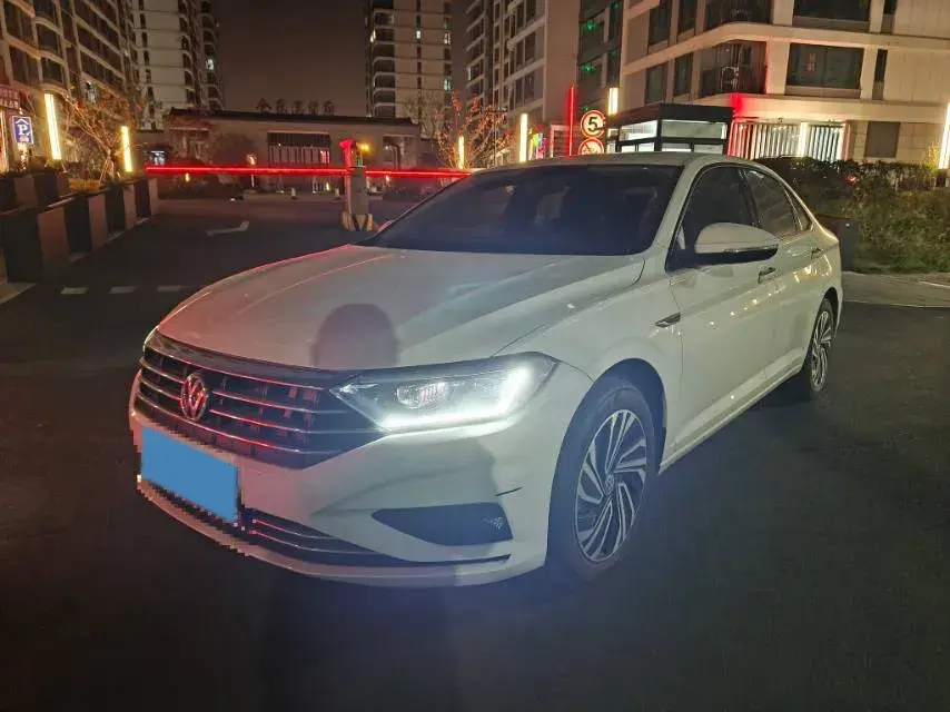 2021 VOLKSWAGEN SAGITAR view 1