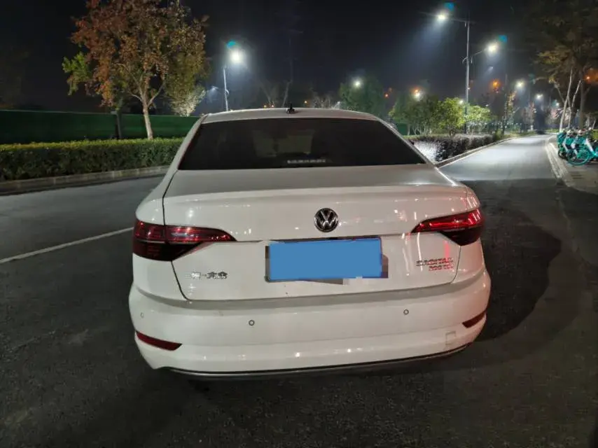 2021 VOLKSWAGEN SAGITAR thumbnail 4