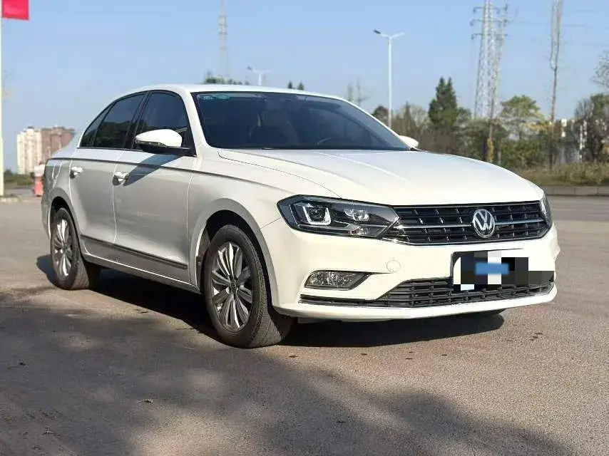 2018 VOLKSWAGEN BORA thumbnail 3