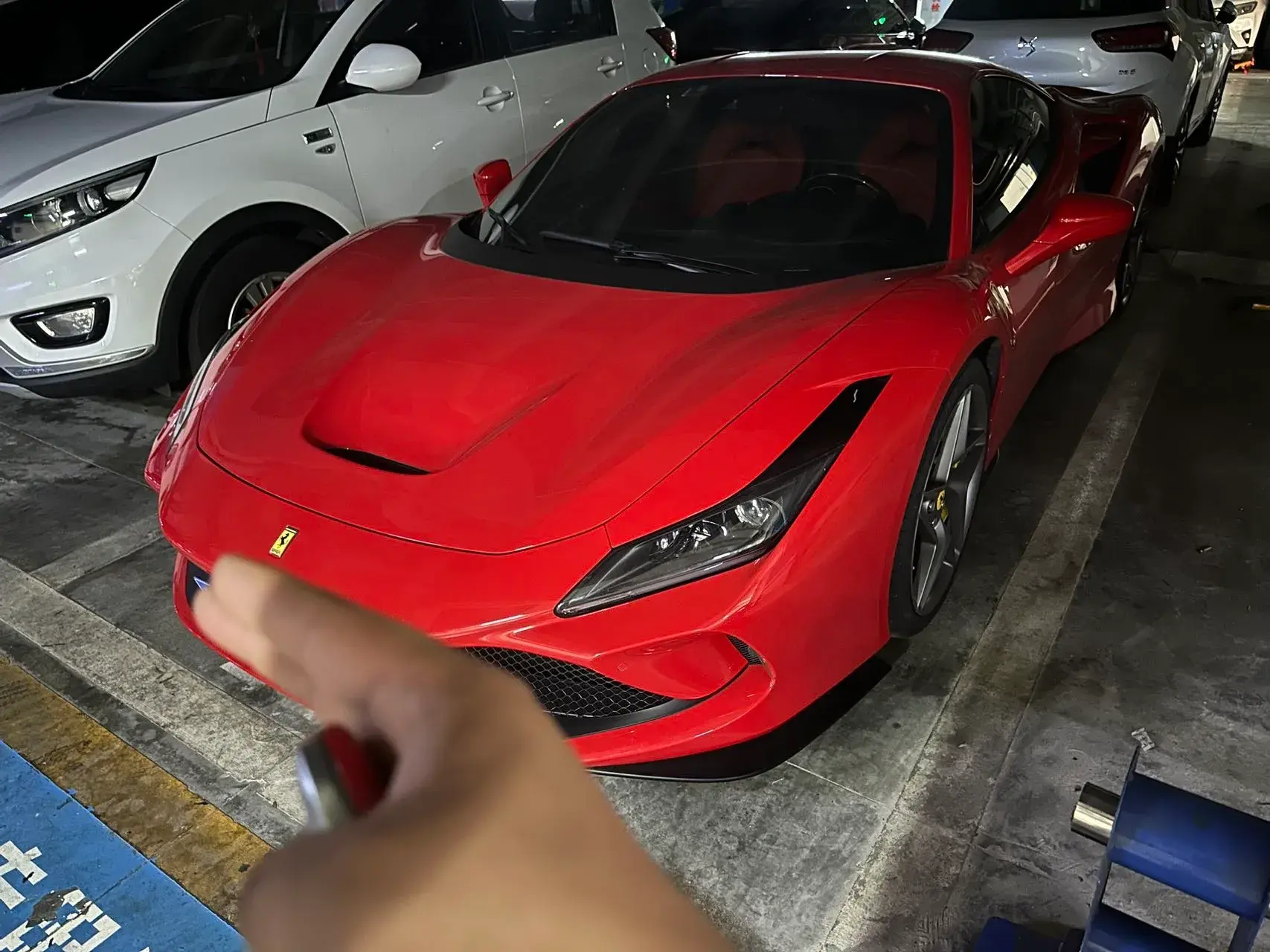 2019 FERRARI F8 view 1