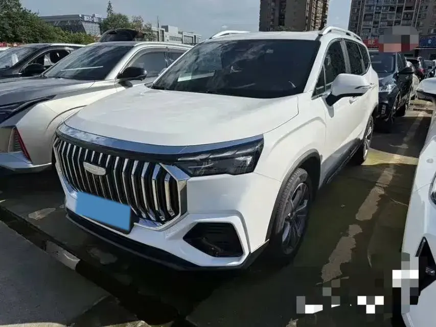 2024 GEELY OKAVANGO view 1