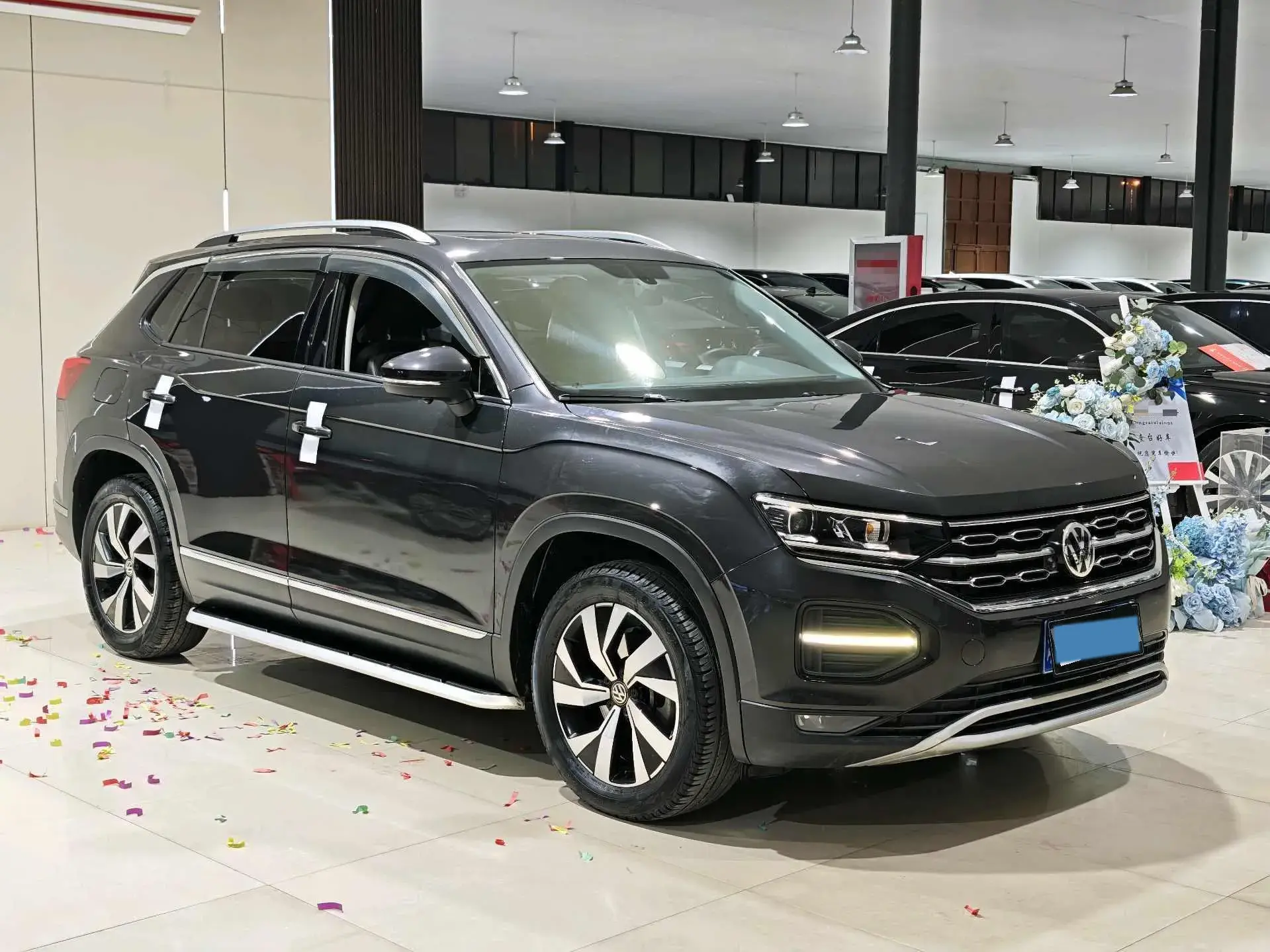 2019 VOLKSWAGEN TAYRON thumbnail 3