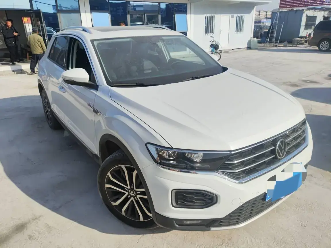 2022 VOLKSWAGEN T-ROC thumbnail 4