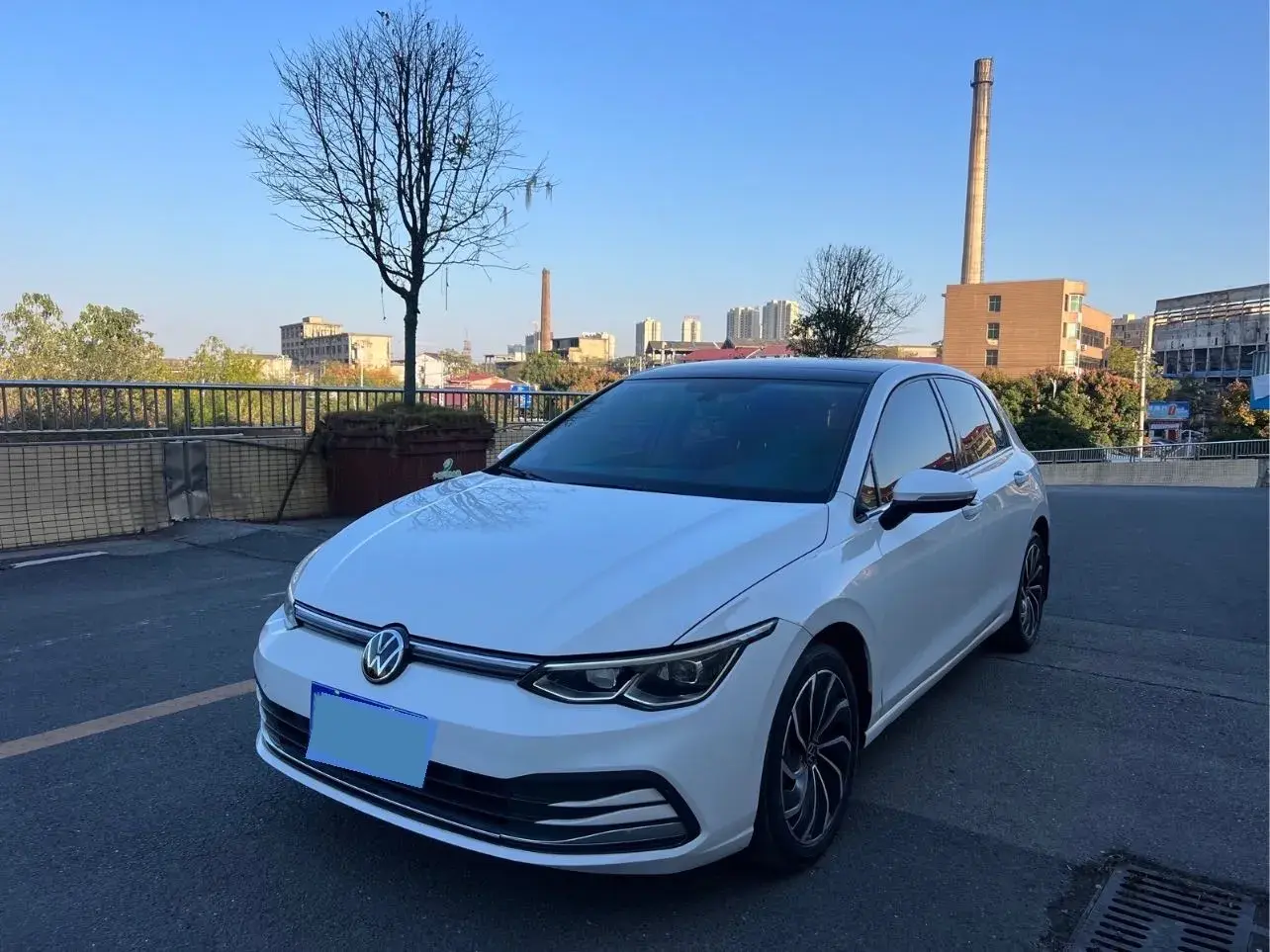 2021 VOLKSWAGEN GOLF view 1