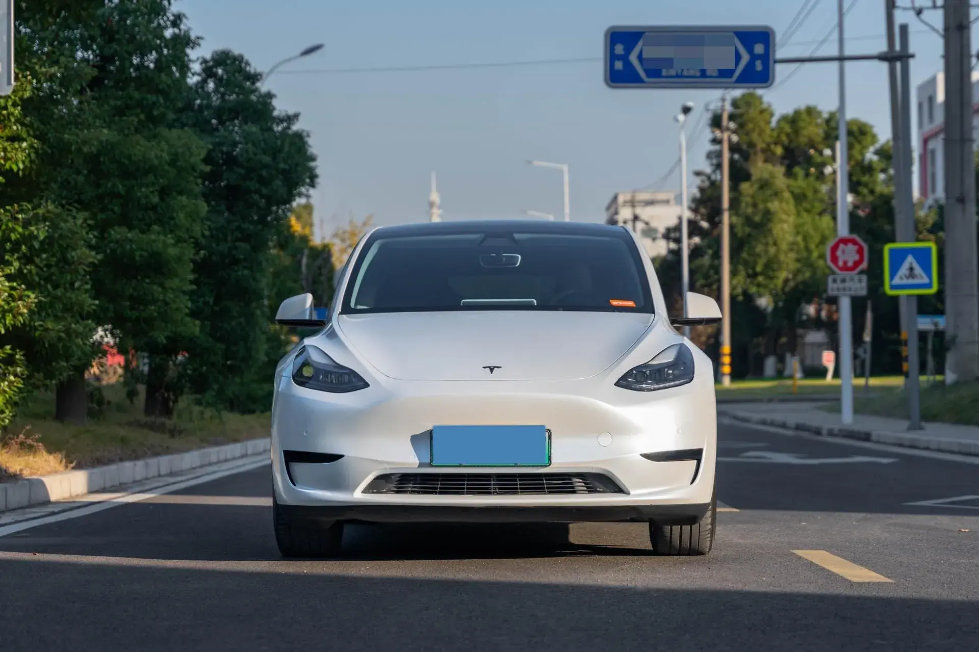 2022 TESLA MODEL thumbnail 2