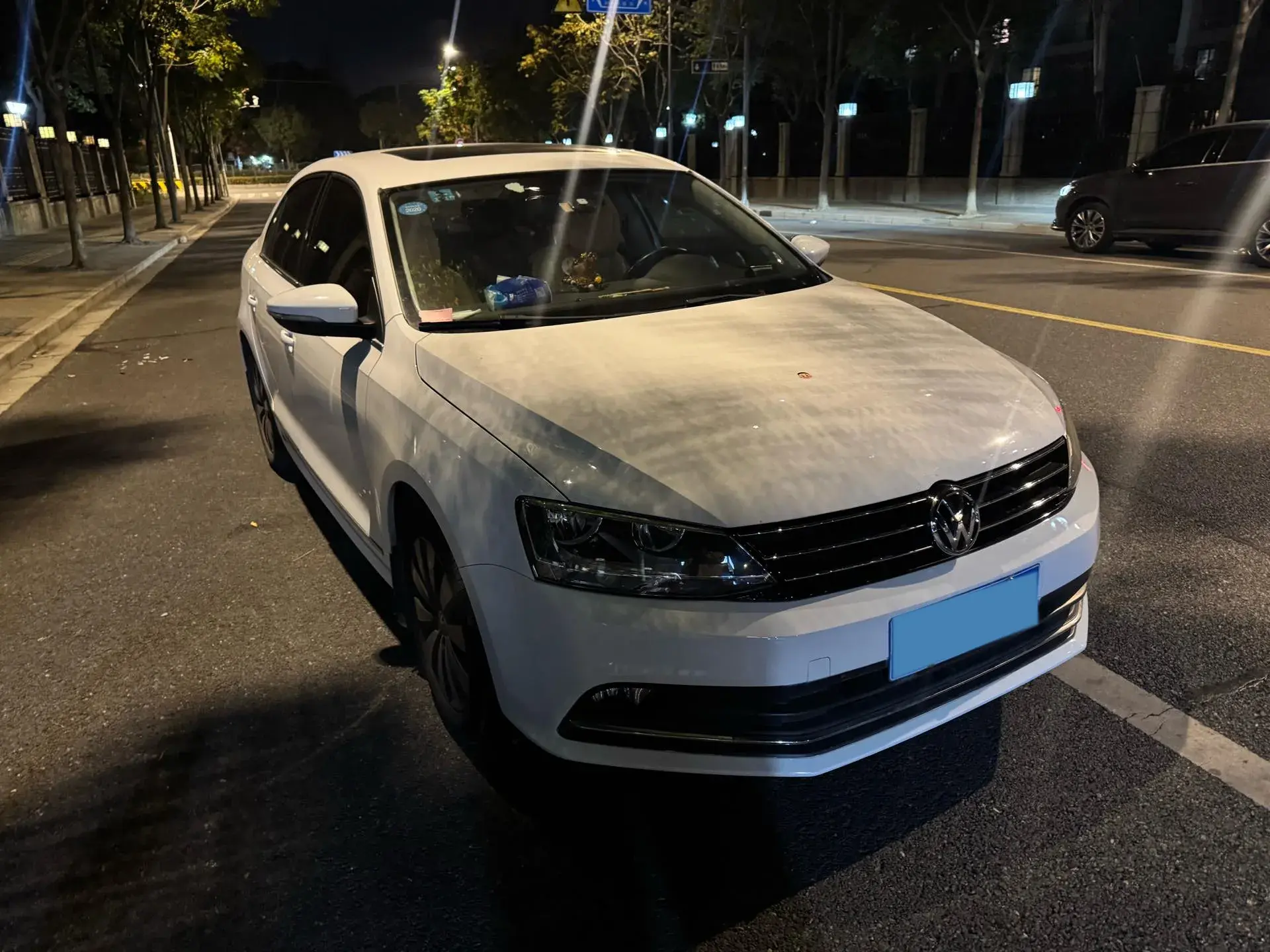 2018 VOLKSWAGEN SAGITAR thumbnail 3