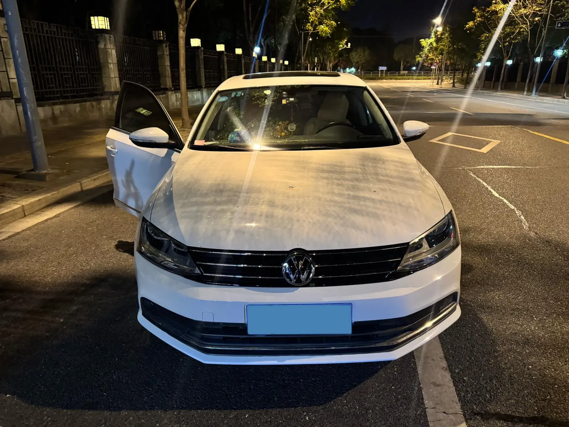 2018 VOLKSWAGEN SAGITAR thumbnail 2