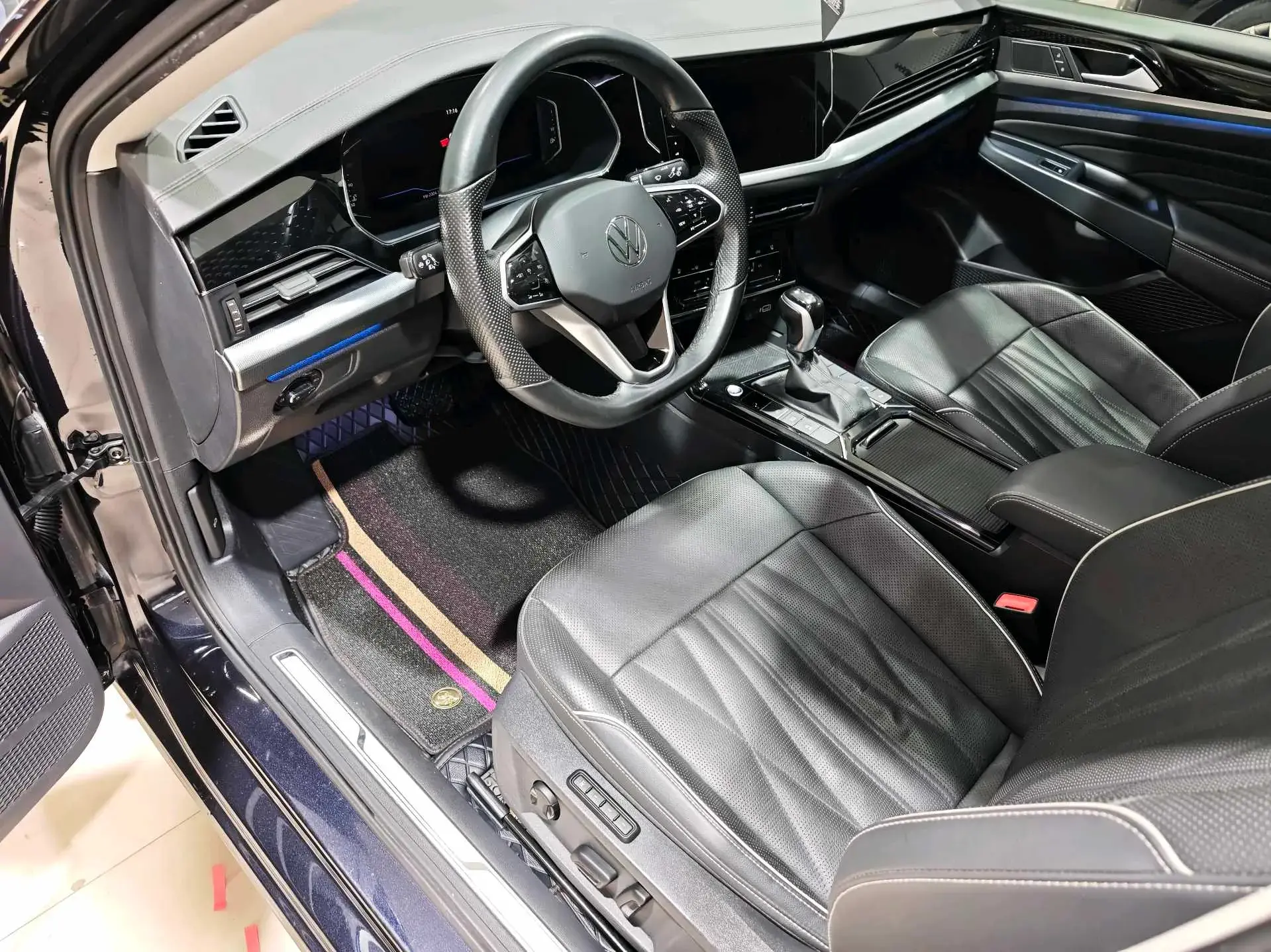 2022 VOLKSWAGEN PASSAT thumbnail 4