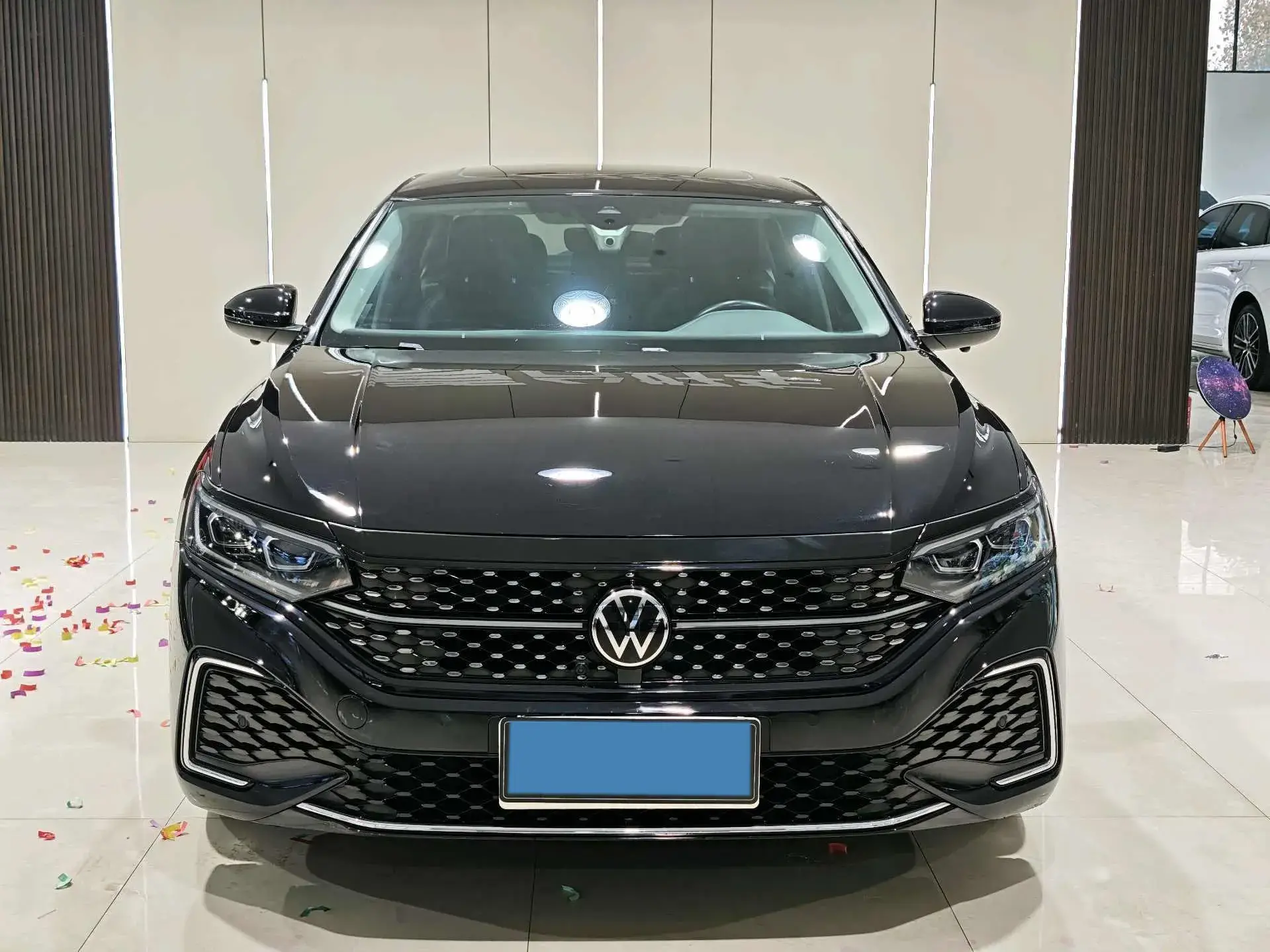 2022 VOLKSWAGEN PASSAT thumbnail 2