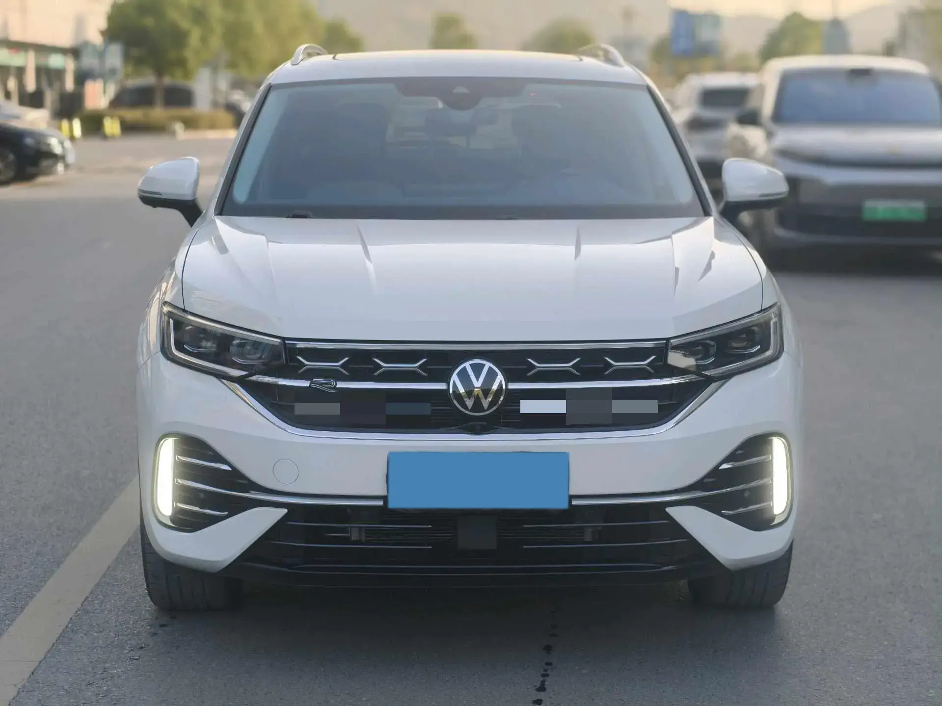 2023 VOLKSWAGEN TAYRON thumbnail 2