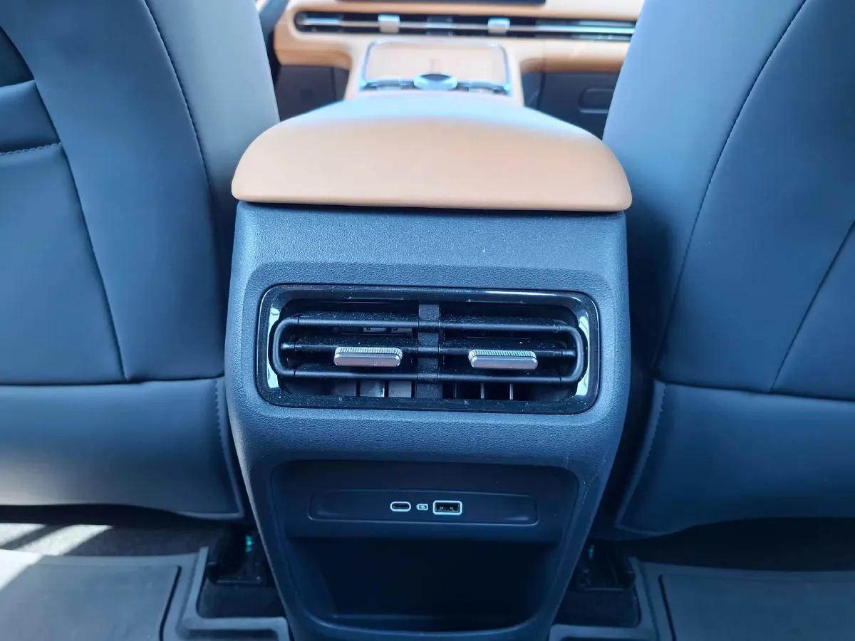 2025 Geely Galaxy Starship 7 1.5L 112HP L4 1DHT PHEV 19.09KWH,autocango,china used car exporter,china ev exporter,chinese used car exporter,chinese used ev exporter