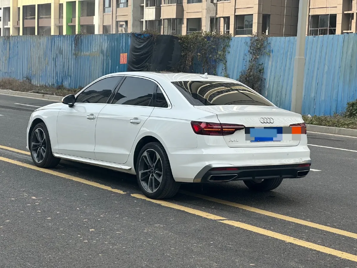 2022 Audi A4L 2.0T 190HP L4 7DCT,autocango,china used car exporter,china ev exporter,chinese used car exporter,chinese used ev exporter