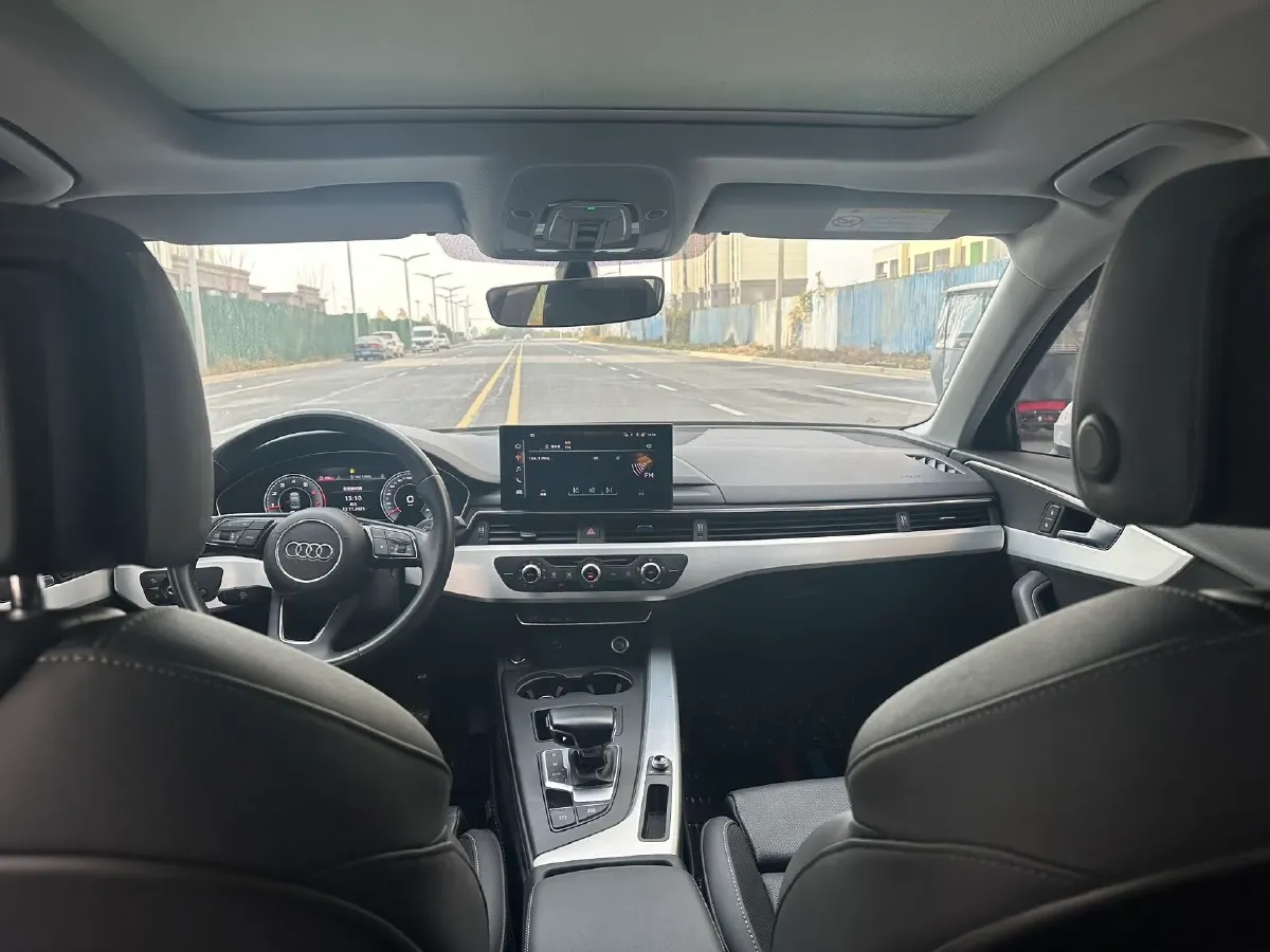 2022 Audi A4L 2.0T 190HP L4 7DCT,autocango,china used car exporter,china ev exporter,chinese used car exporter,chinese used ev exporter