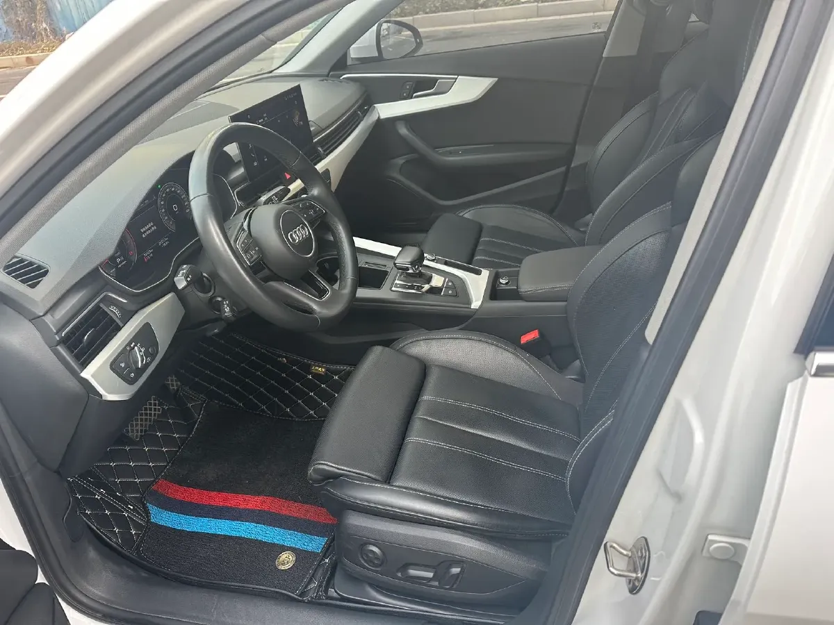 2022 Audi A4L 2.0T 190HP L4 7DCT,autocango,china used car exporter,china ev exporter,chinese used car exporter,chinese used ev exporter