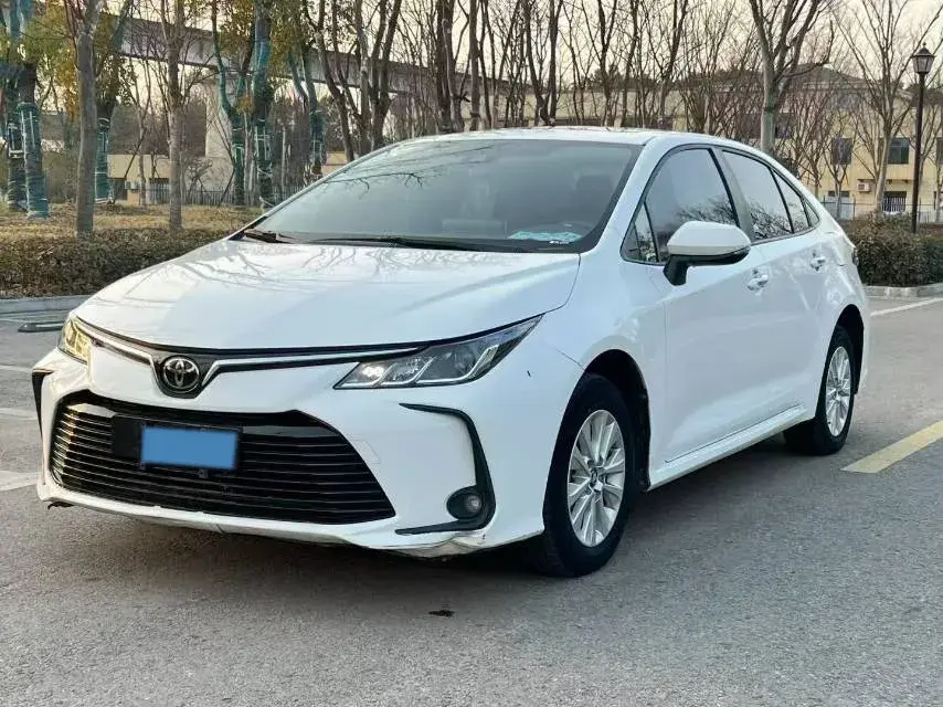 2019 TOYOTA COROLLA view 1