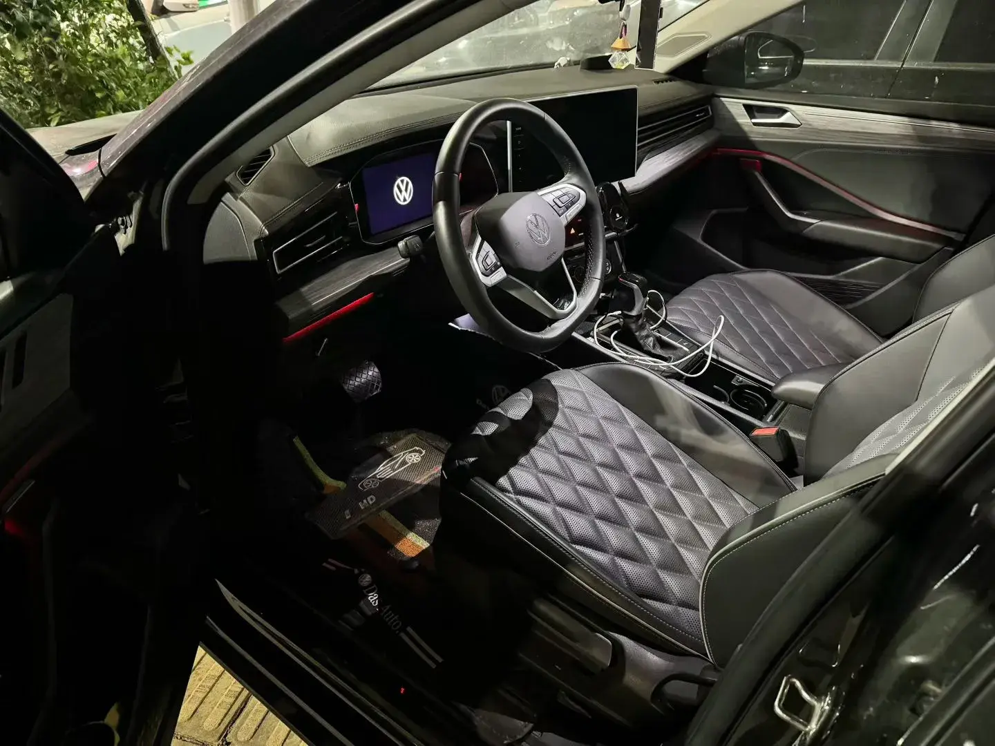 2023 VOLKSWAGEN SAGITAR thumbnail 3