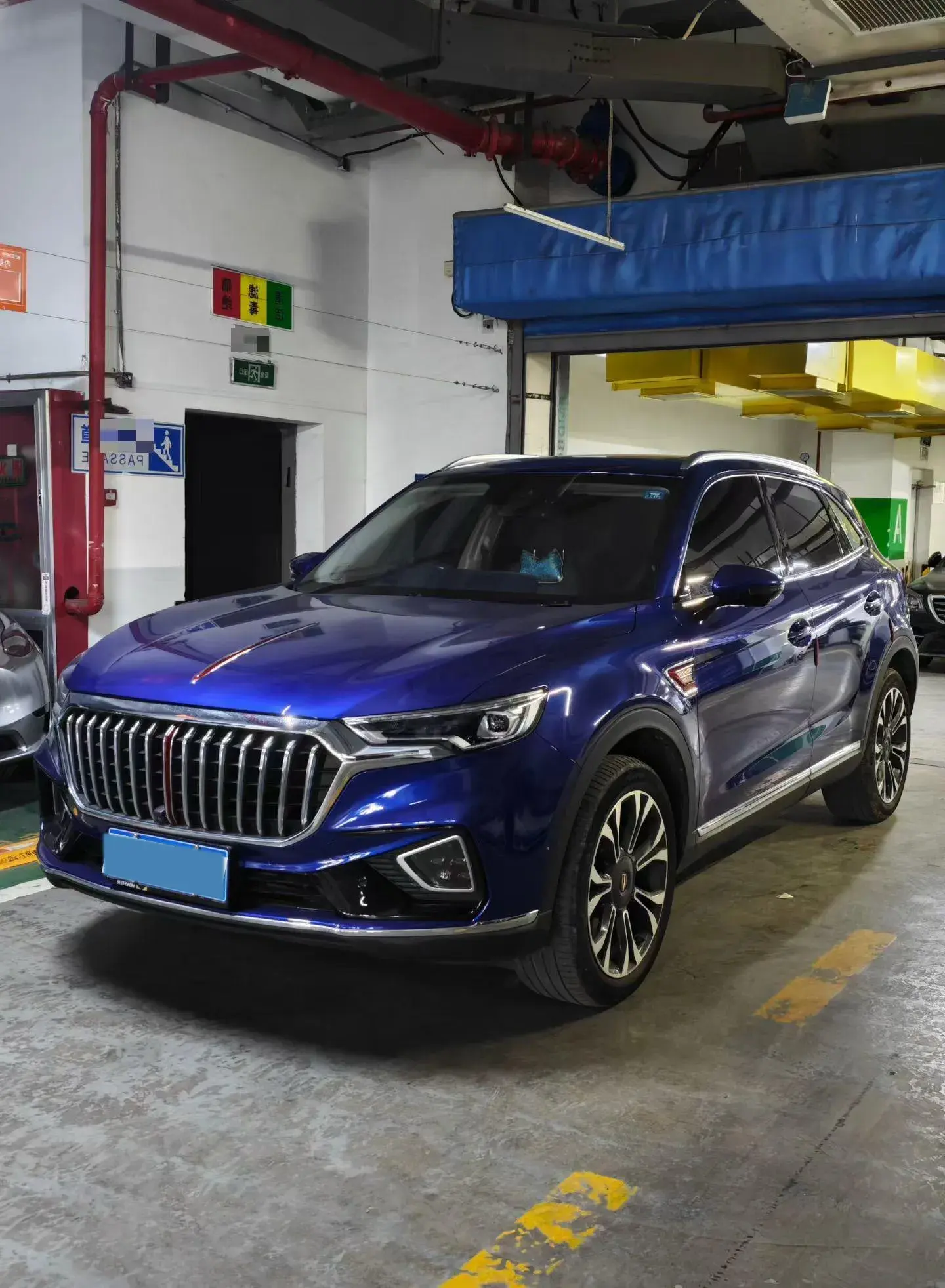 2019 HONGQI HS5 view 1