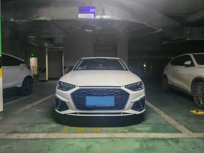 2020 Audi A4L 2.0T 190HP L4 7DCT,autocango,china used car exporter,china ev exporter,chinese used car exporter,chinese used ev exporter