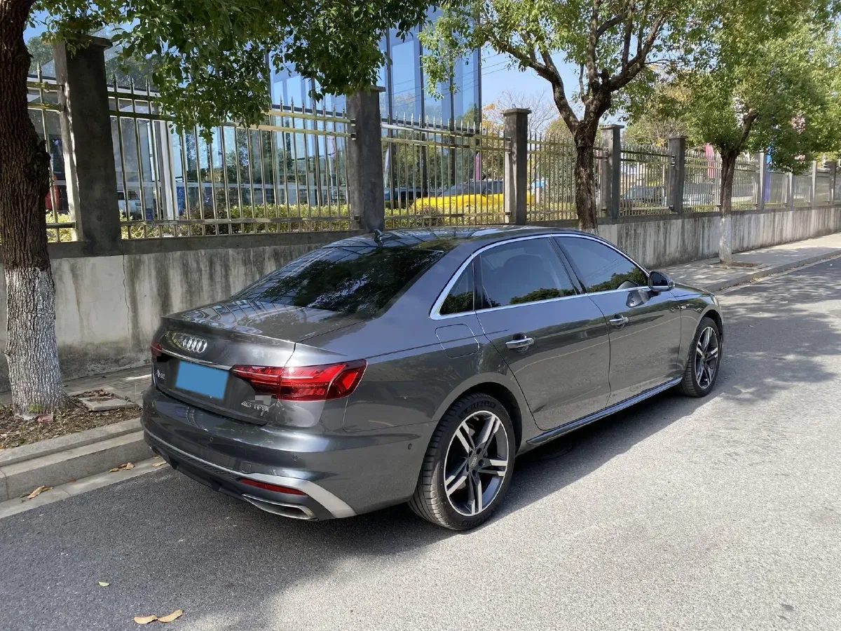 2020 Audi A4L 2.0T 190HP L4 7DCT,autocango,china used car exporter,china ev exporter,chinese used car exporter,chinese used ev exporter