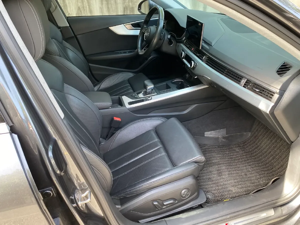 2020 Audi A4L 2.0T 190HP L4 7DCT,autocango,china used car exporter,china ev exporter,chinese used car exporter,chinese used ev exporter