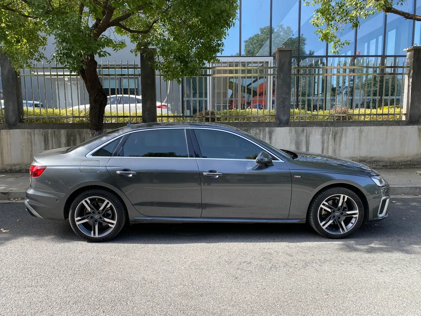 2020 AUDI A4L thumbnail 2