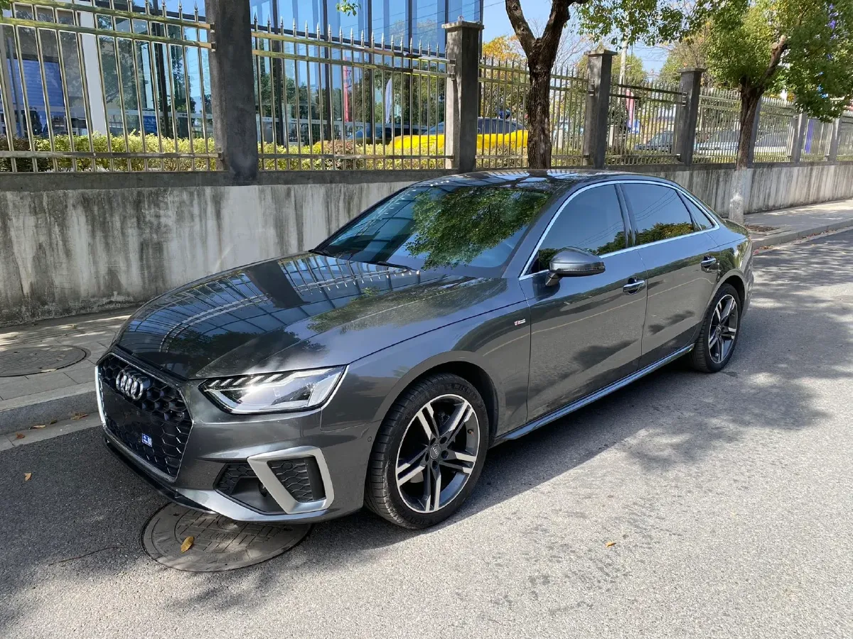2020 Audi A4L 2.0T 190HP L4 7DCT,autocango,china used car exporter,china ev exporter,chinese used car exporter,chinese used ev exporter