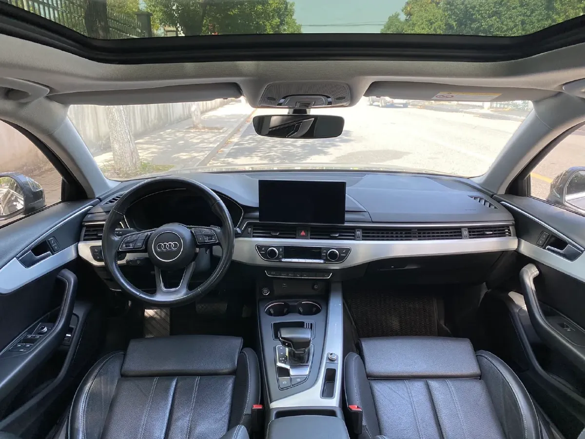 2020 Audi A4L 2.0T 190HP L4 7DCT,autocango,china used car exporter,china ev exporter,chinese used car exporter,chinese used ev exporter