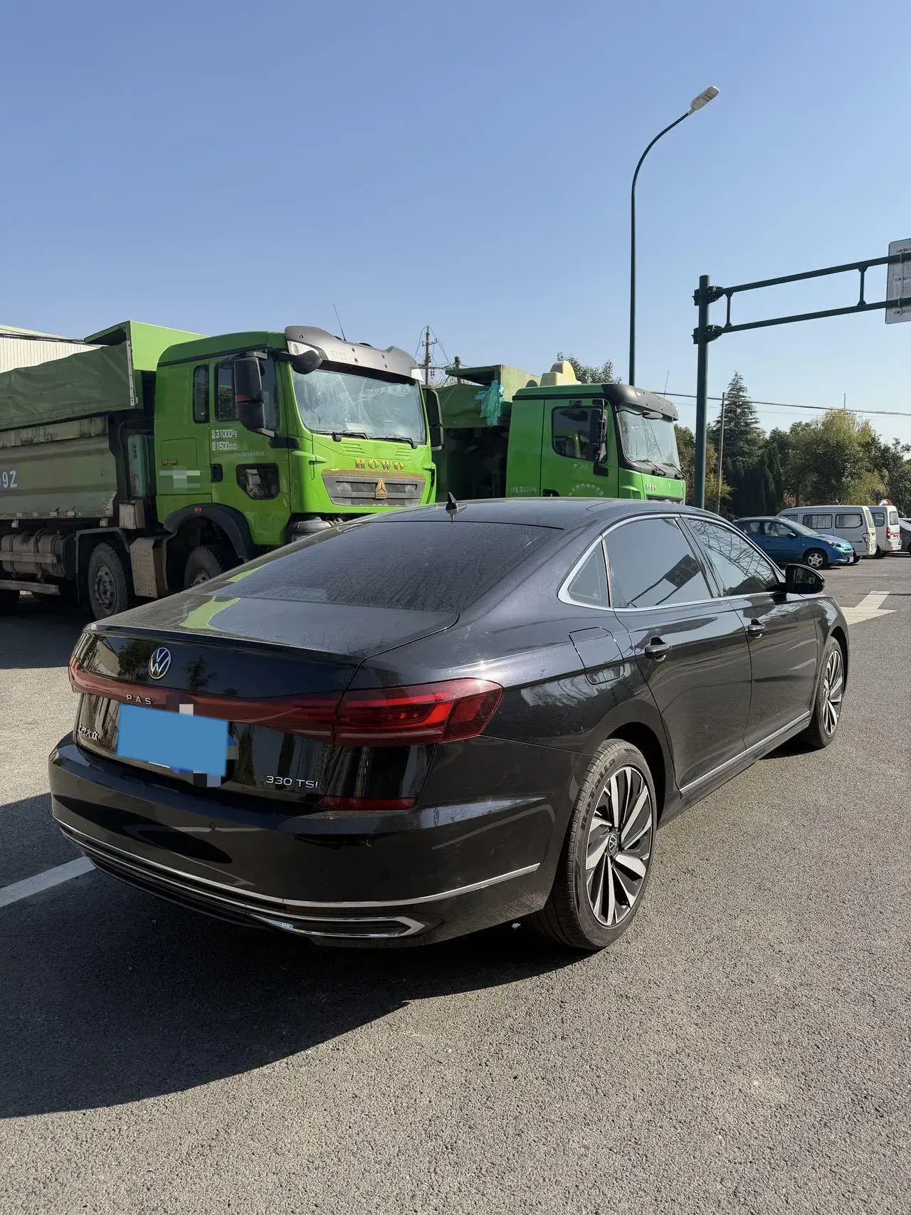 2022 VOLKSWAGEN PASSAT thumbnail 3