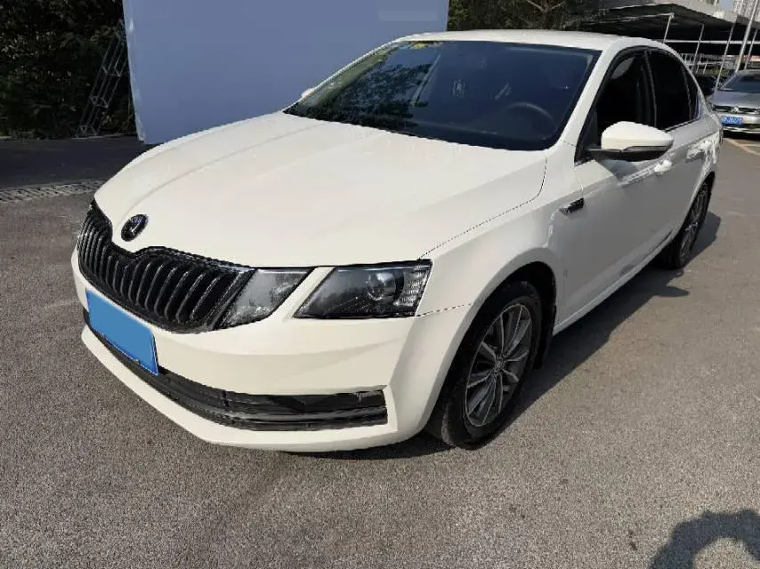 2018 SKODA OCTAVIA view 1