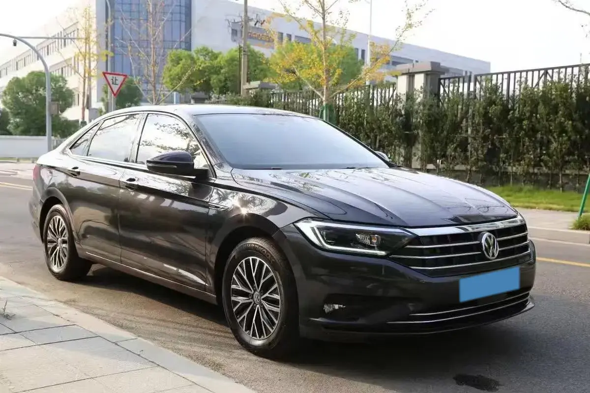 2021 VOLKSWAGEN SAGITAR thumbnail 3