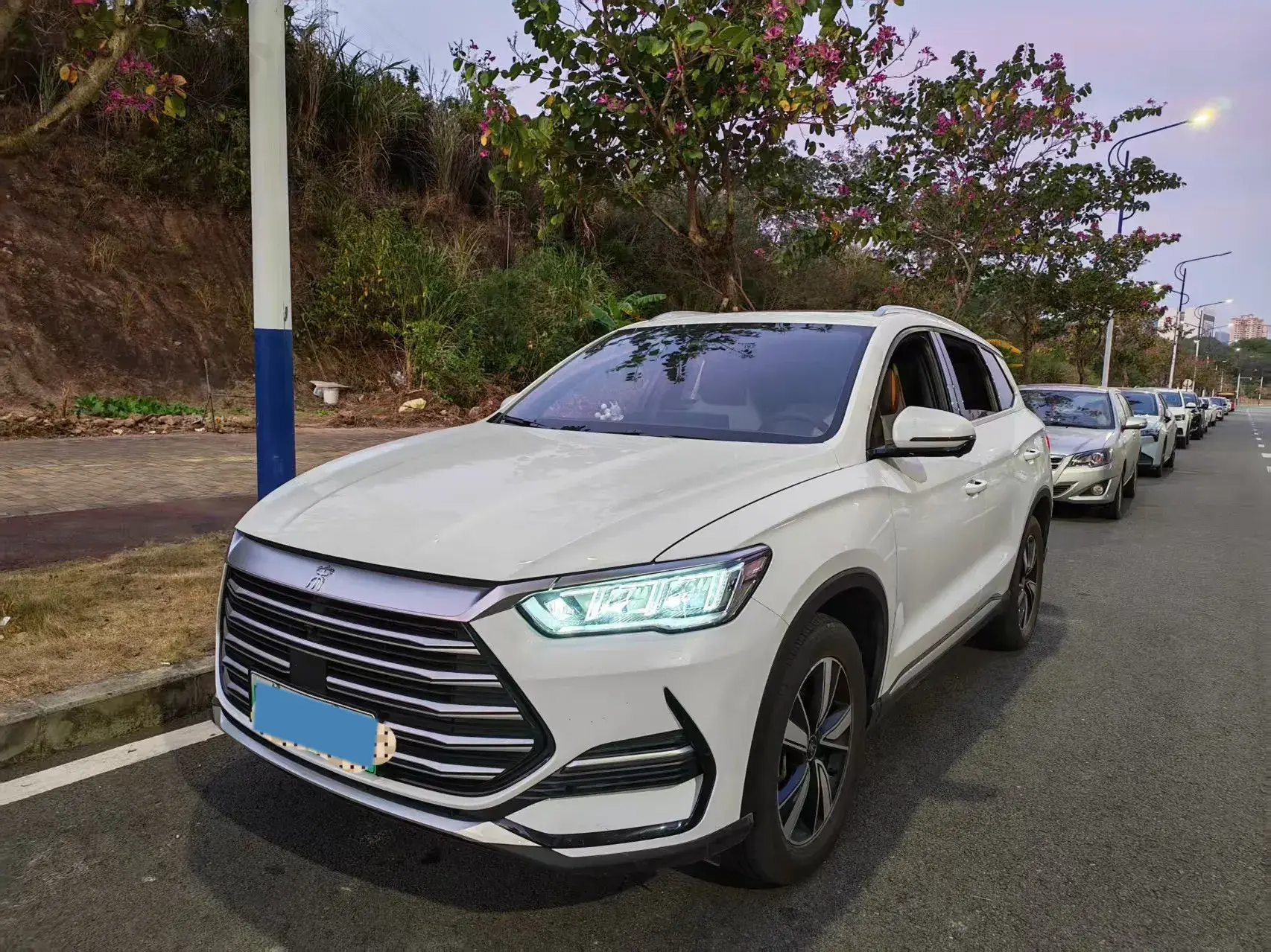 2022 BYD SONG view 1