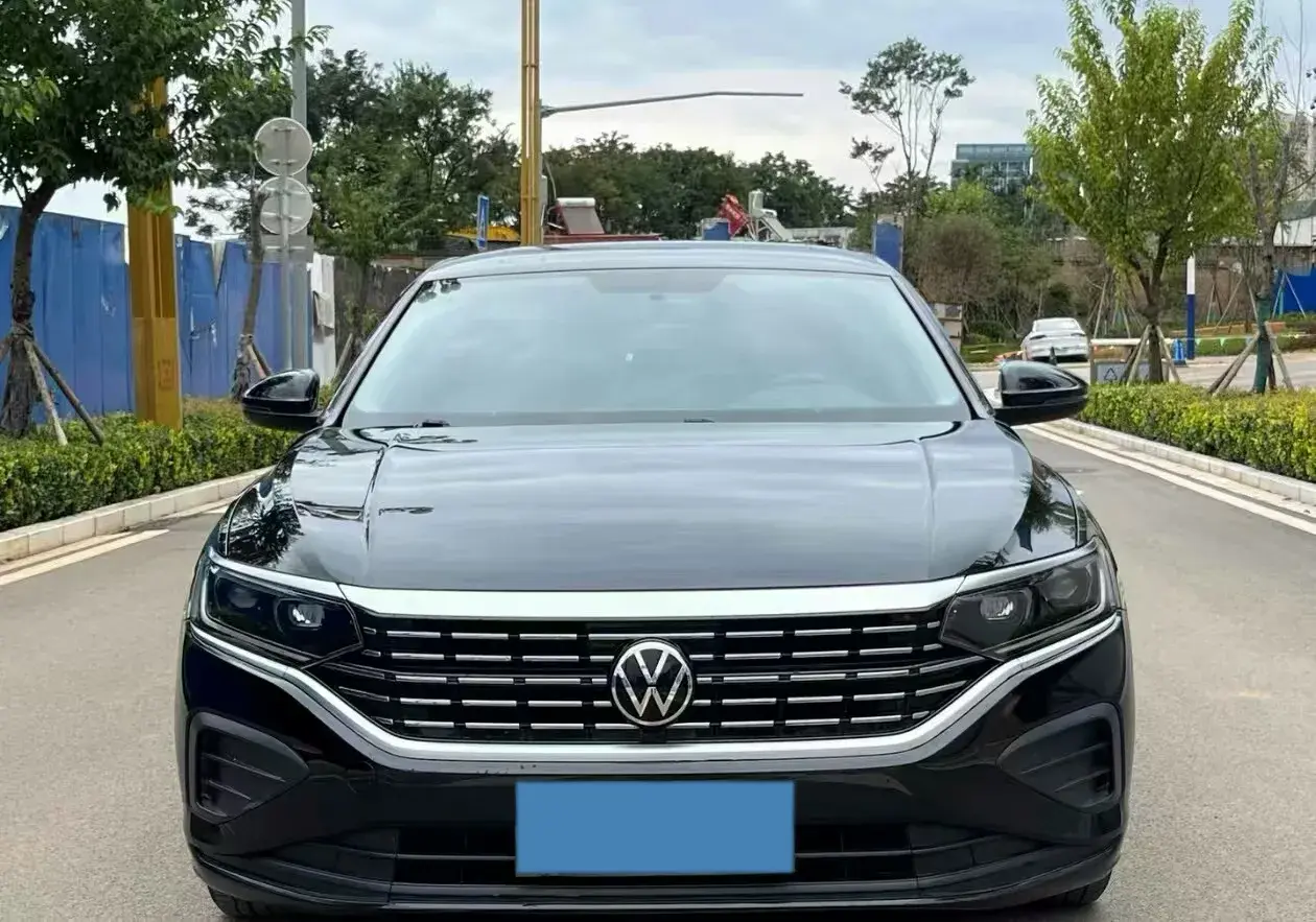 2022 VOLKSWAGEN PASSAT thumbnail 2