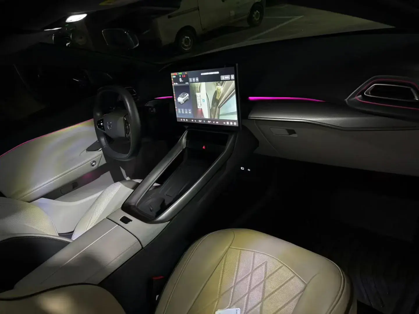 2024 ARCFOX ΑS5 thumbnail 4