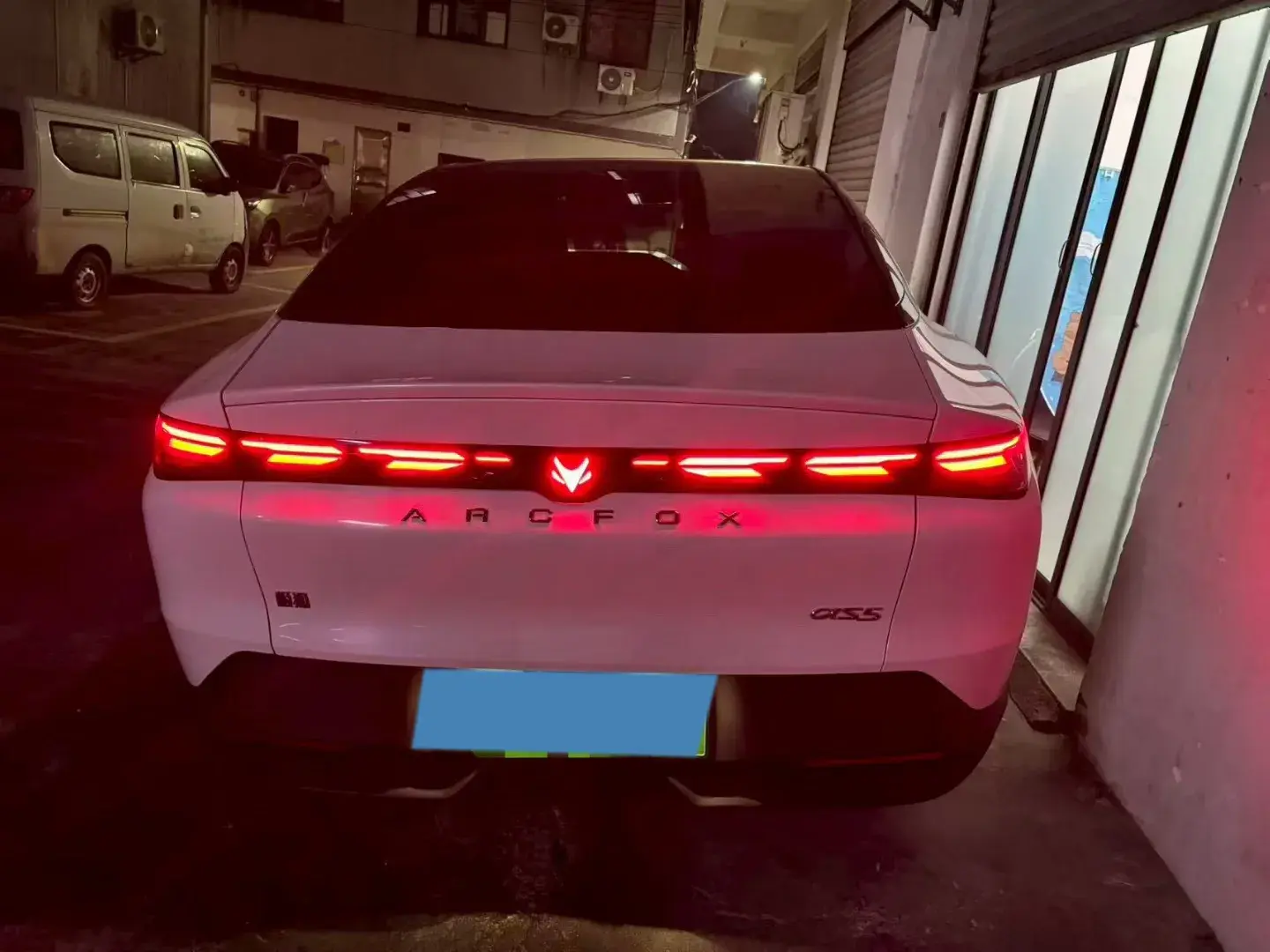 2024 ARCFOX ΑS5 thumbnail 2