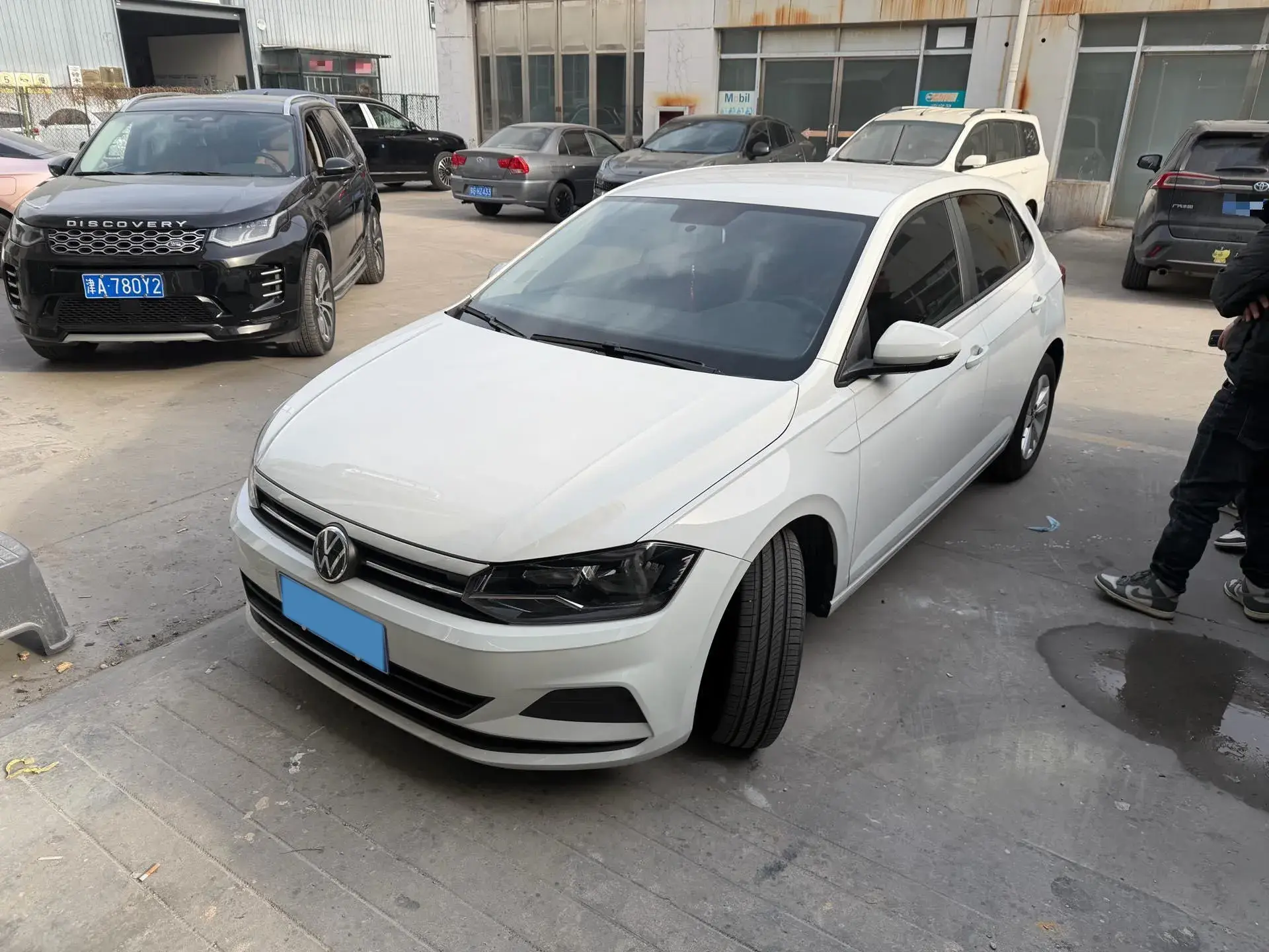 2023 VOLKSWAGEN POLO view 1