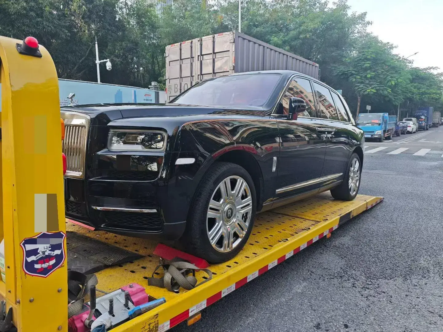 2018 ROLLS-ROYCE CULLINAN view 1