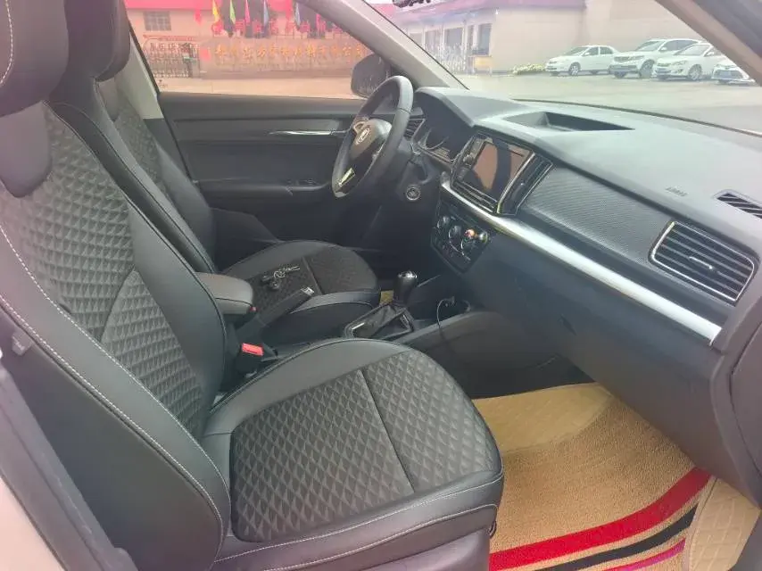 2018 SKODA KAMIQ thumbnail 4