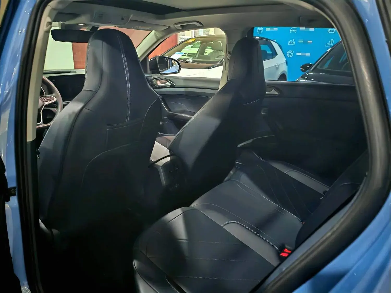 2025 VOLKSWAGEN THARU thumbnail 3